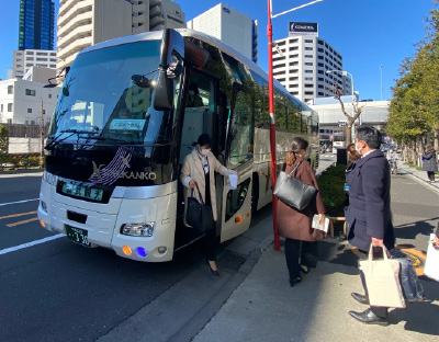 無料バスでスムーズに会場へ